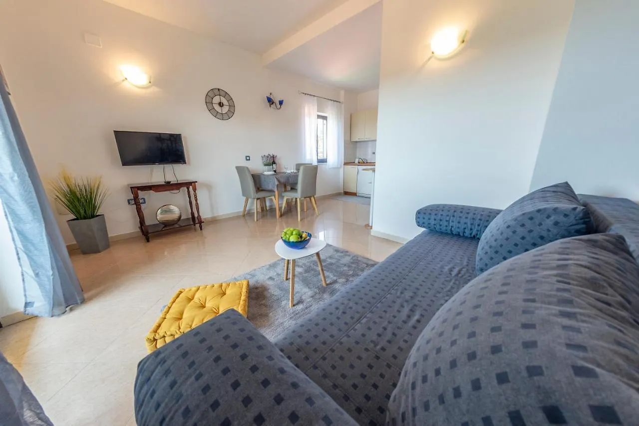 Apartments Krivicic Blue Pomer Croatia