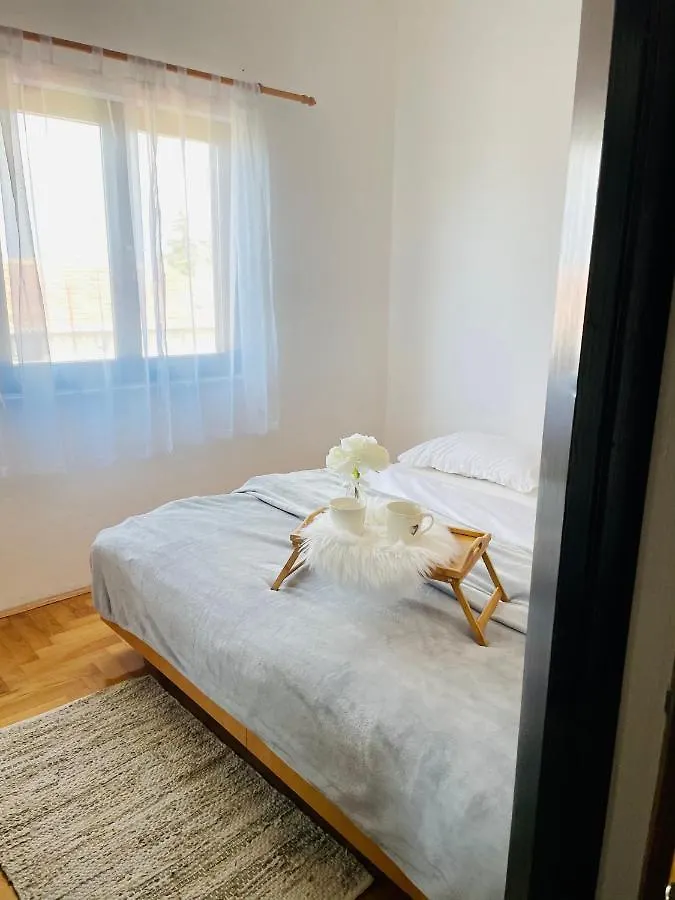 Apartments Krivicic Blue Pomer Croatia
